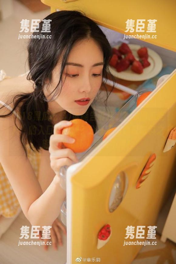 谁能告诉我“718黑瓜吃料”的入口在哪里？分享我的黑瓜吃料之旅，真是让人哭笑不得！